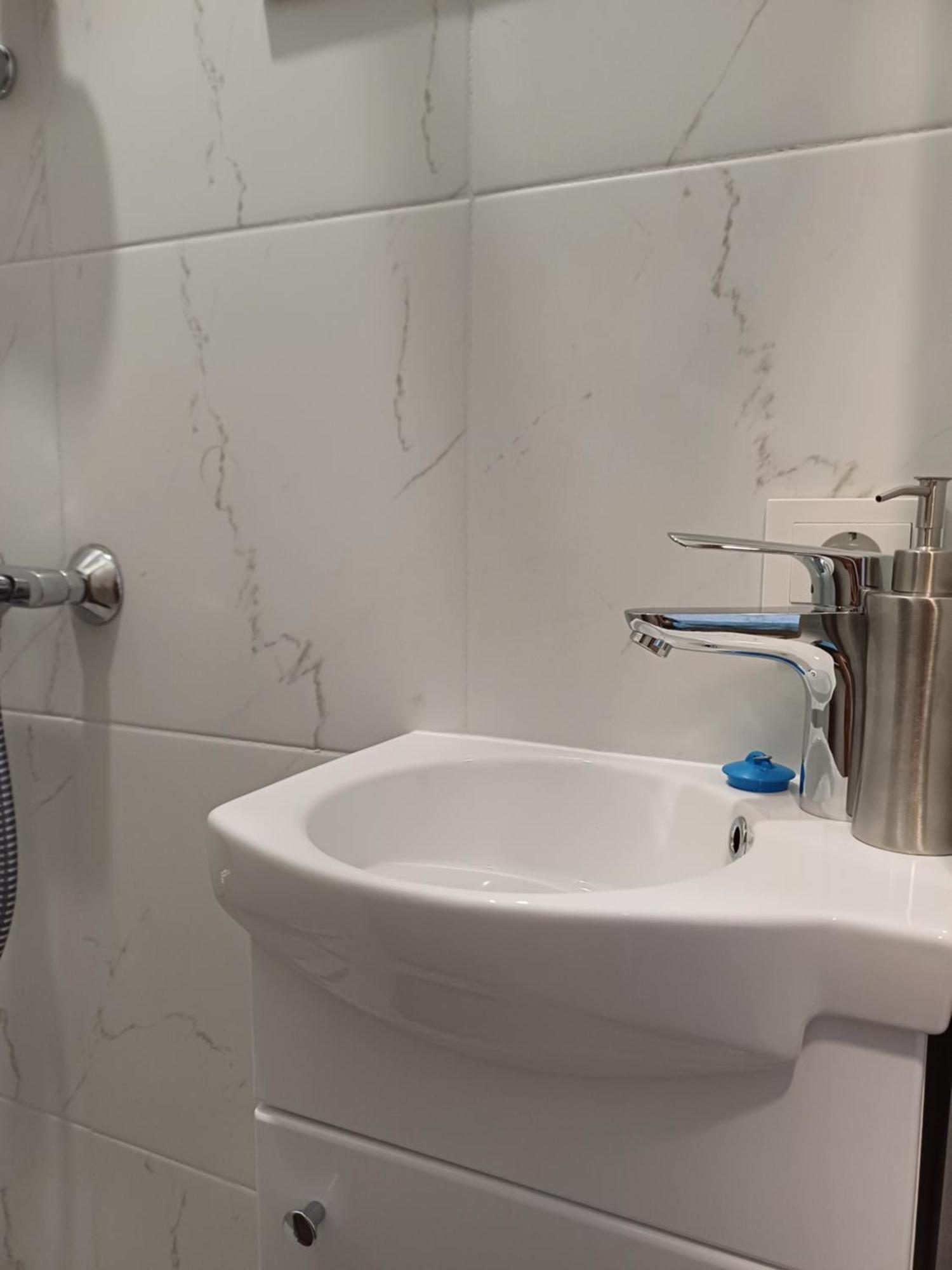 Green Oaks Private Rooms With Private Shower Klaipeda Exterior photo