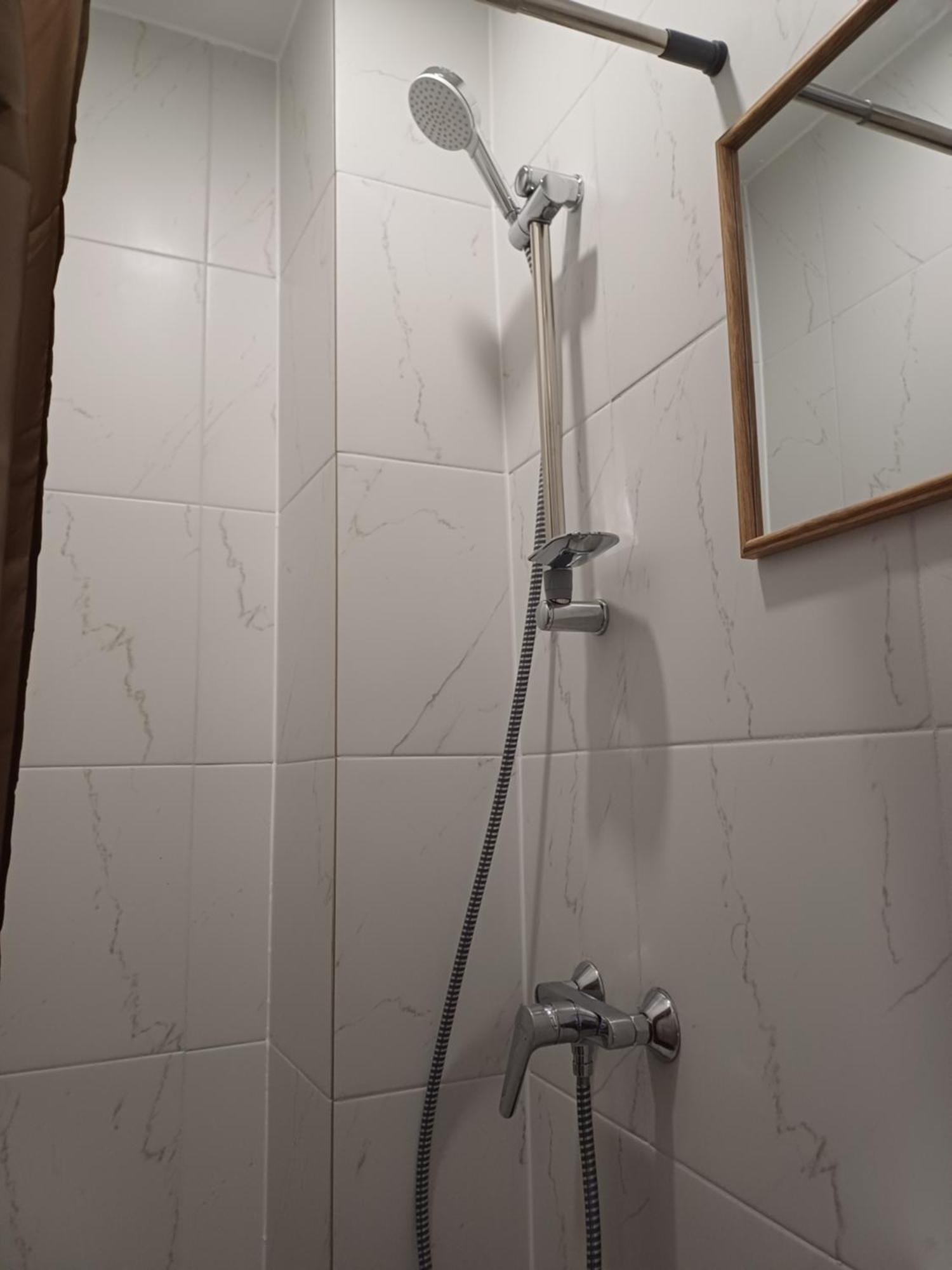 Green Oaks Private Rooms With Private Shower Klaipeda Exterior photo
